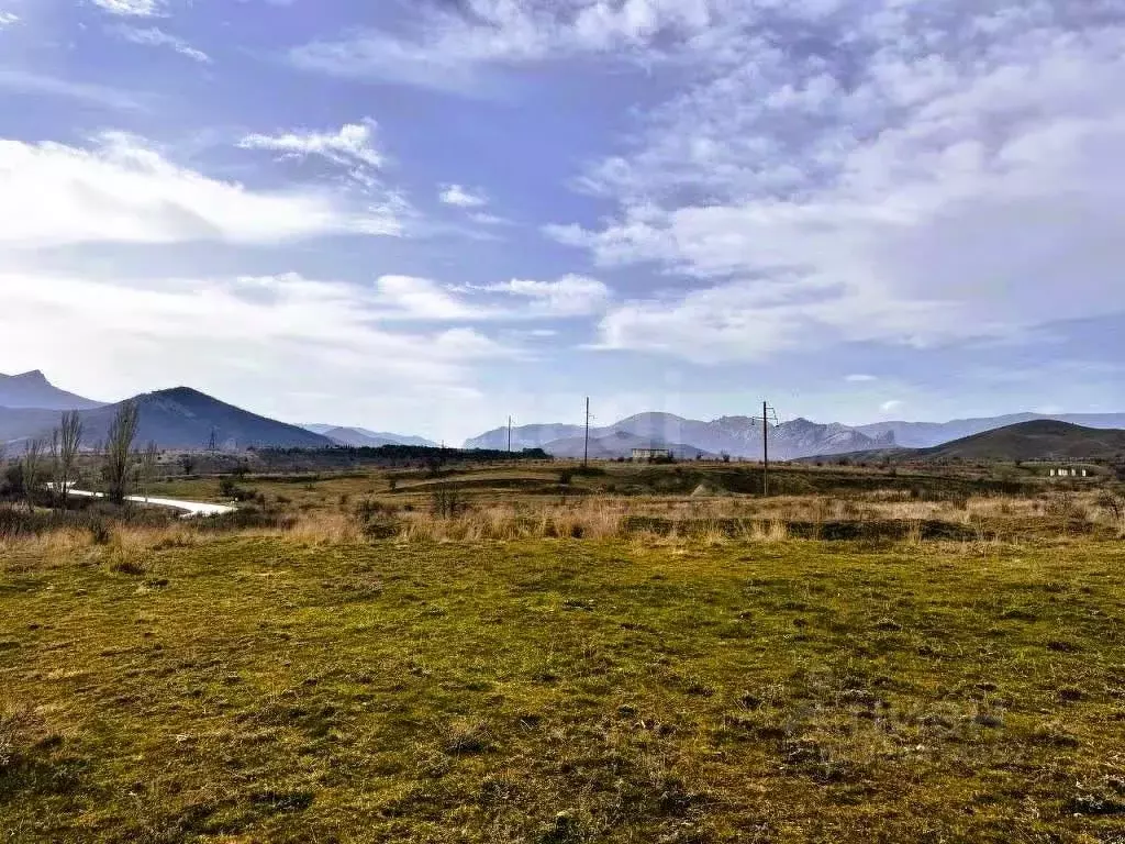 Участок в Крым, Феодосия муниципальный округ, Щебетовка пгт ул. ... - Фото 1