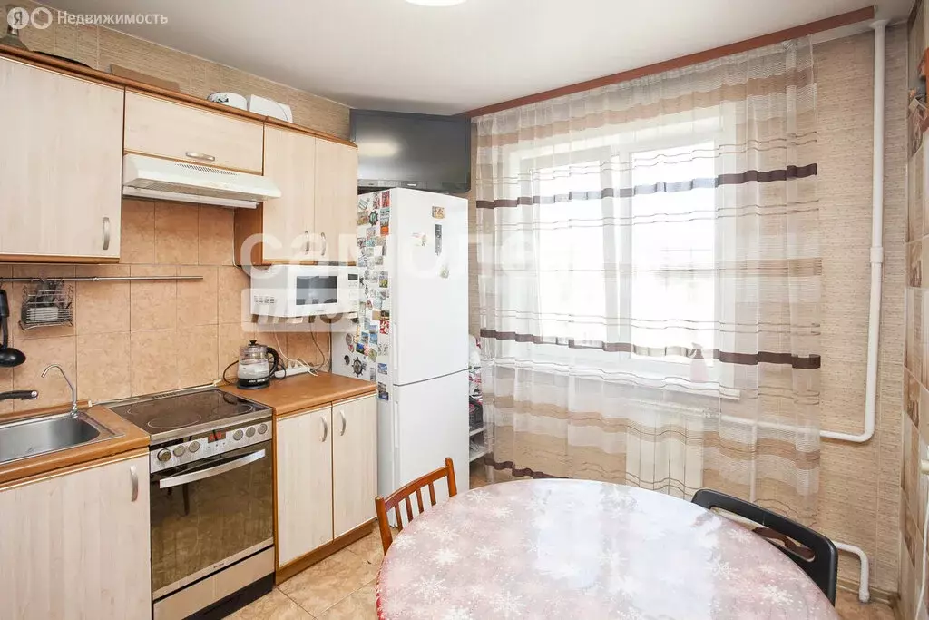 4-комнатная квартира: Кемерово, проспект Ленина, 55Б (82.6 м) - Фото 0