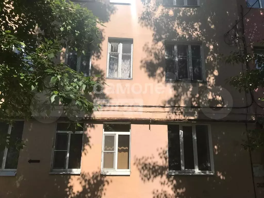 Комната 22 м в 3-к., 1/3 эт. - Фото 1