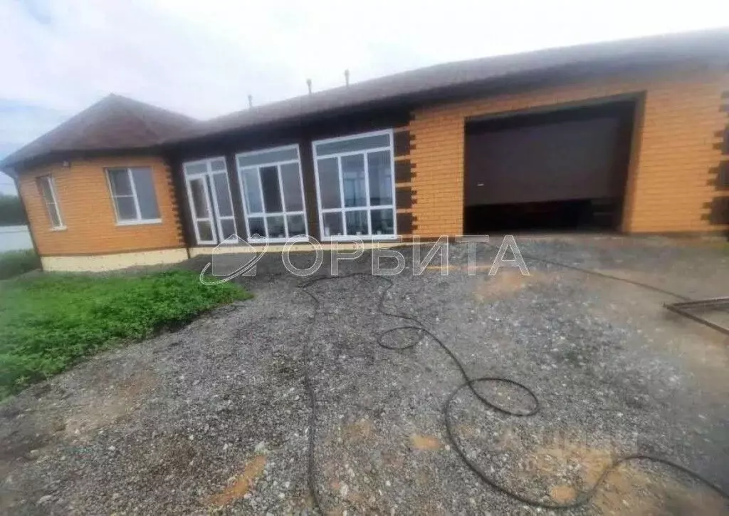 Дом в Тюменская область, Тюменский муниципальный округ, с. Луговое ул. ... - Фото 1