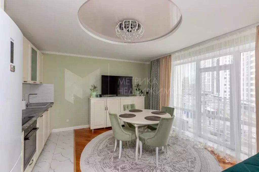 3-к кв. Тюменская область, Тюмень ул. Вьюжная, 10 (90.0 м) - Фото 1