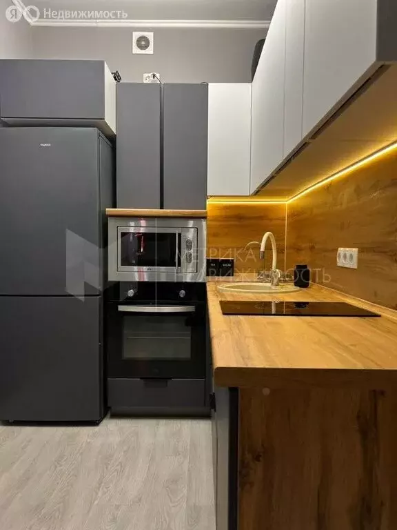 1-комнатная квартира: Тюмень, улица Бакинских Комиссаров, 1 (44 м) - Фото 1