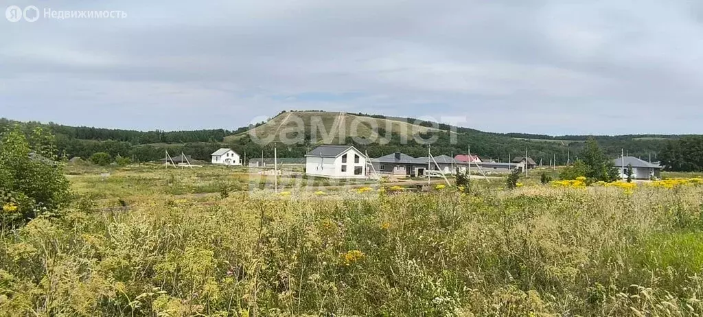 Участок в Октябрьский, микрорайон Радужный, 2-й Берёзовый проезд (8.39 ... - Фото 0