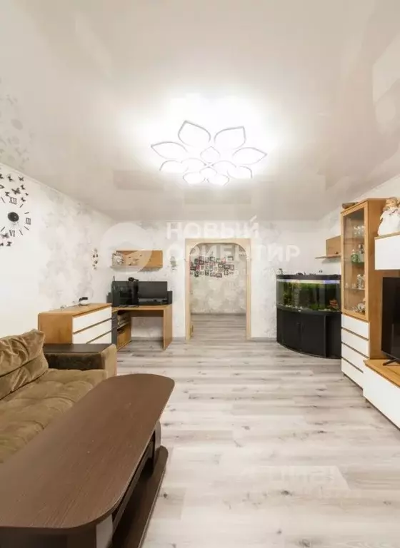 3-к кв. Свердловская область, Екатеринбург ул. Менделеева, 18 (83.1 м) - Фото 2