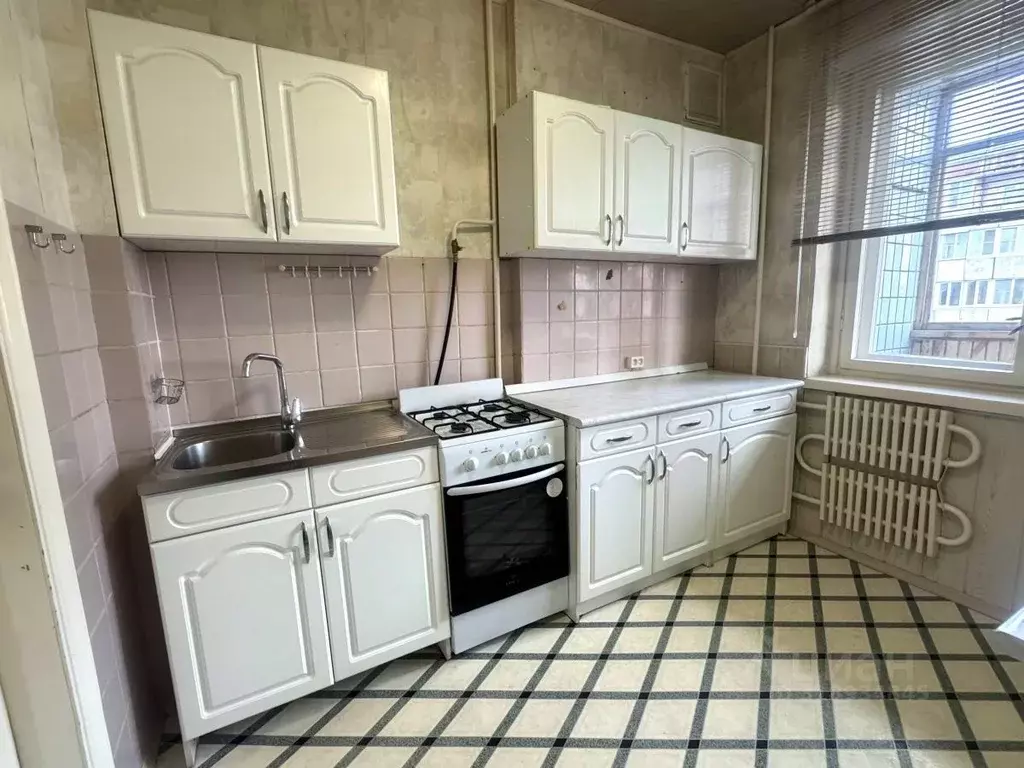 1-к кв. Волгоградская область, Волгоград ул. Кирова, 92Б (35.4 м) - Фото 0