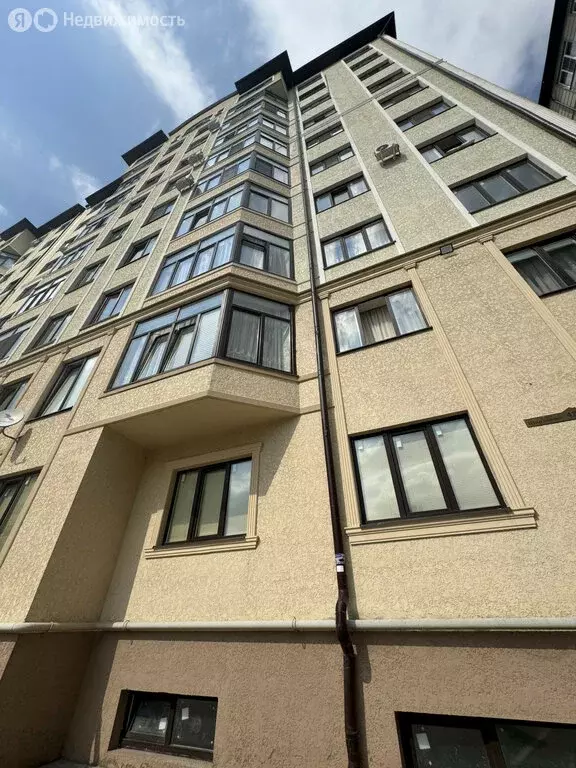 3-комнатная квартира: Нальчик, улица Шарданова, 48к3 (82.8 м) - Фото 1