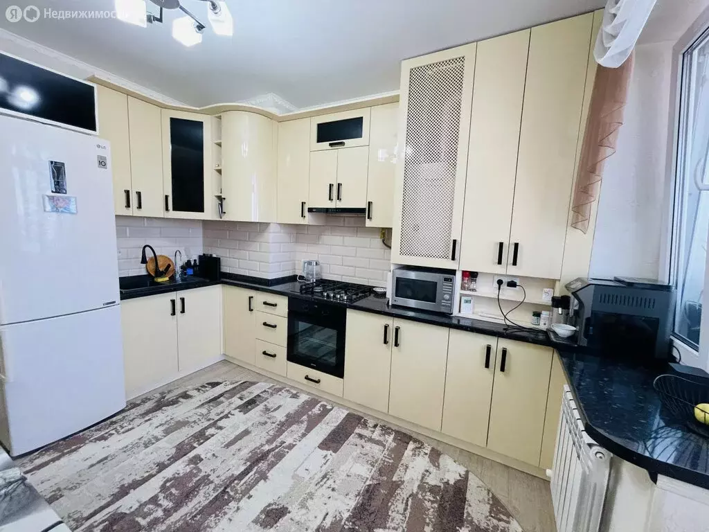2-комнатная квартира: Аксай, улица Суворова, 21/32к2 (60 м) - Фото 1