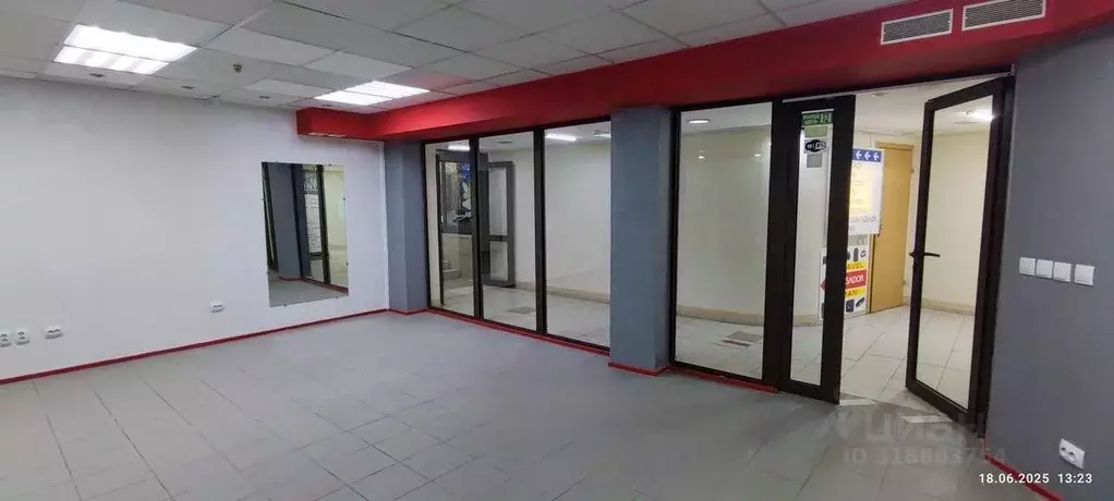 Торговая площадь в Крым, Симферополь просп. Кирова, 29/1 (50 м) - Фото 0