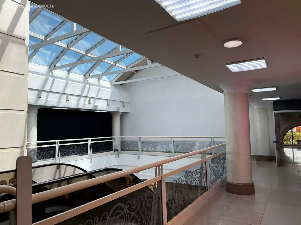 Торговая площадь (300 м) - Фото 2