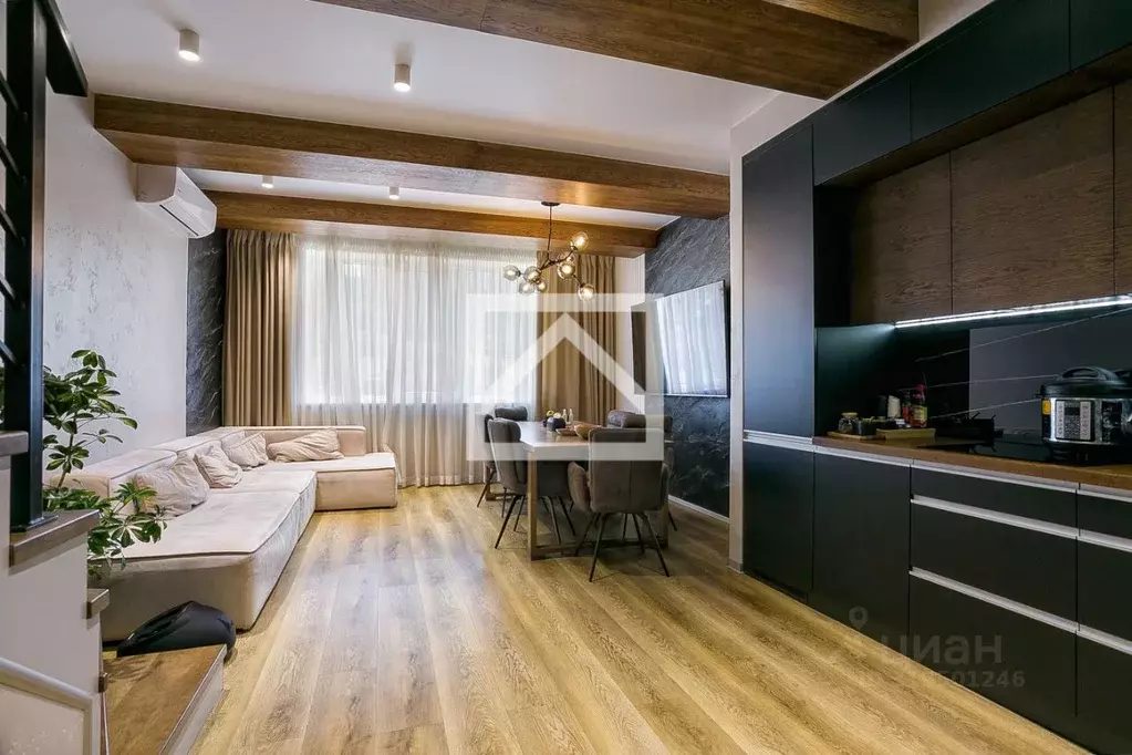 Таунхаус в Крым, Алушта ул. Юбилейная, 64 (190 м) - Фото 1