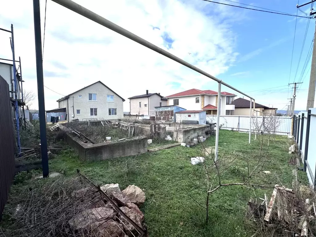 Участок в Крым, Симферопольский район, Чистенское с/пос, с. Фонтаны ... - Фото 2