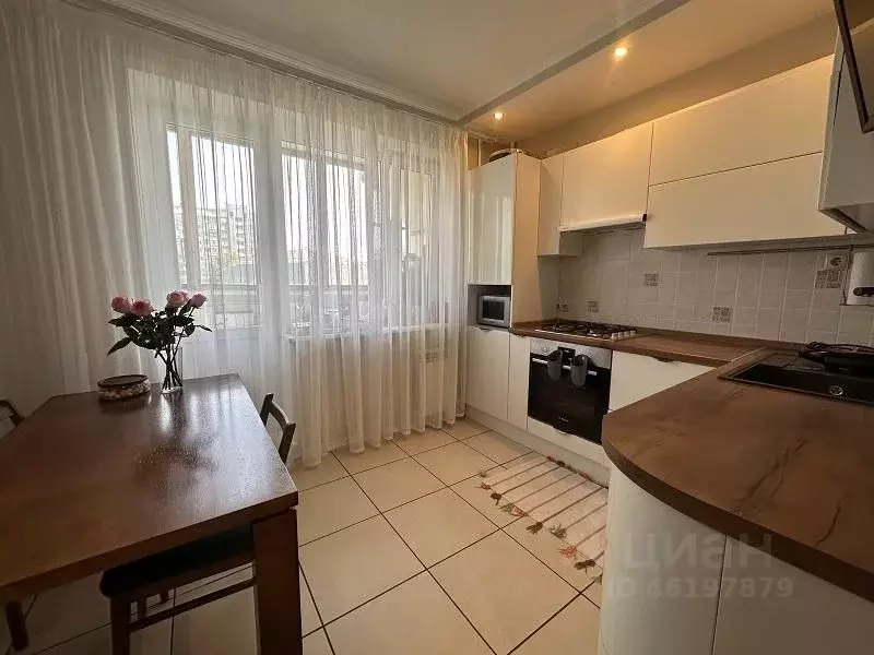 3-к кв. Самарская область, Самара просп. Карла Маркса, 15 (70.0 м) - Фото 0