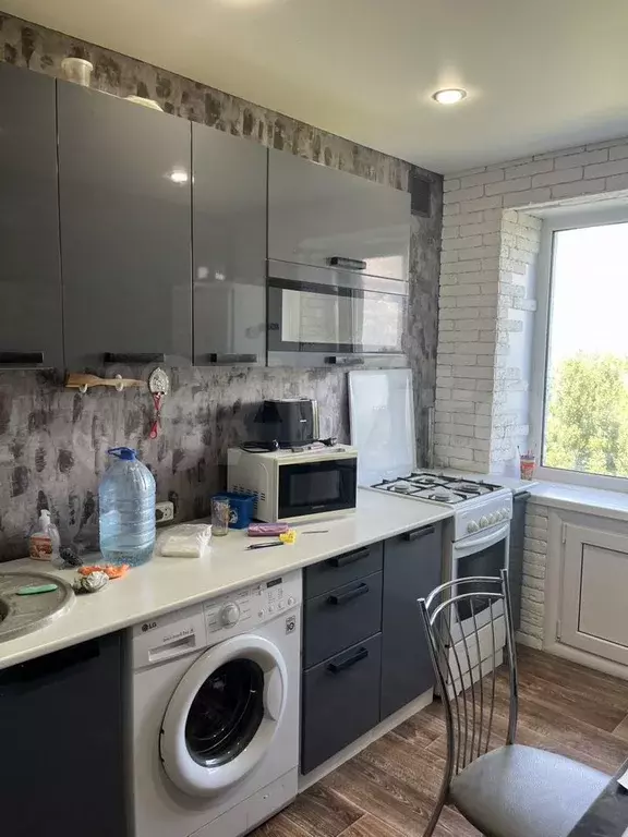 2-к. квартира, 50 м, 9/9 эт. - Фото 0