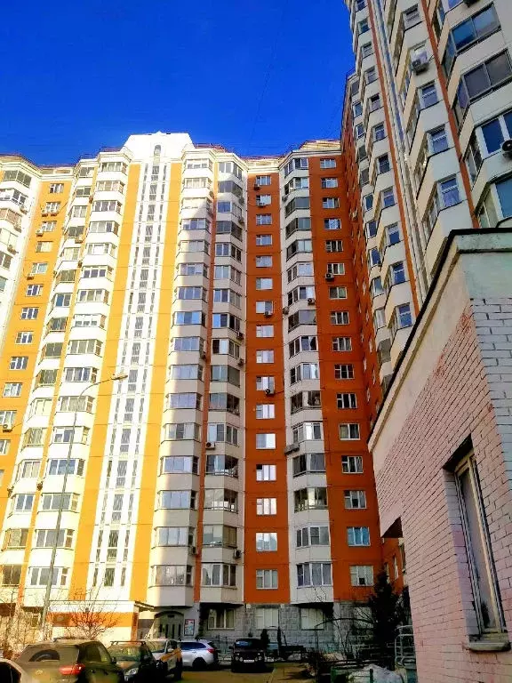 Продается 3-комнатная квартира - Фото 1