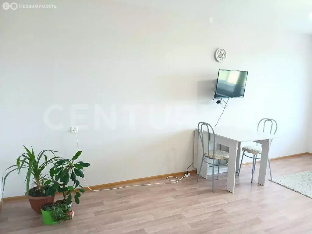 3-комнатная квартира: посёлок Юго-Камский, Сибирская улица, 1 (60.7 м) - Фото 1