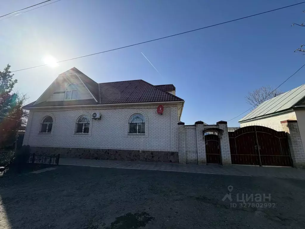 Дом в Астраханская область, Астрахань ул. Герцена, 15 (131 м) - Фото 1