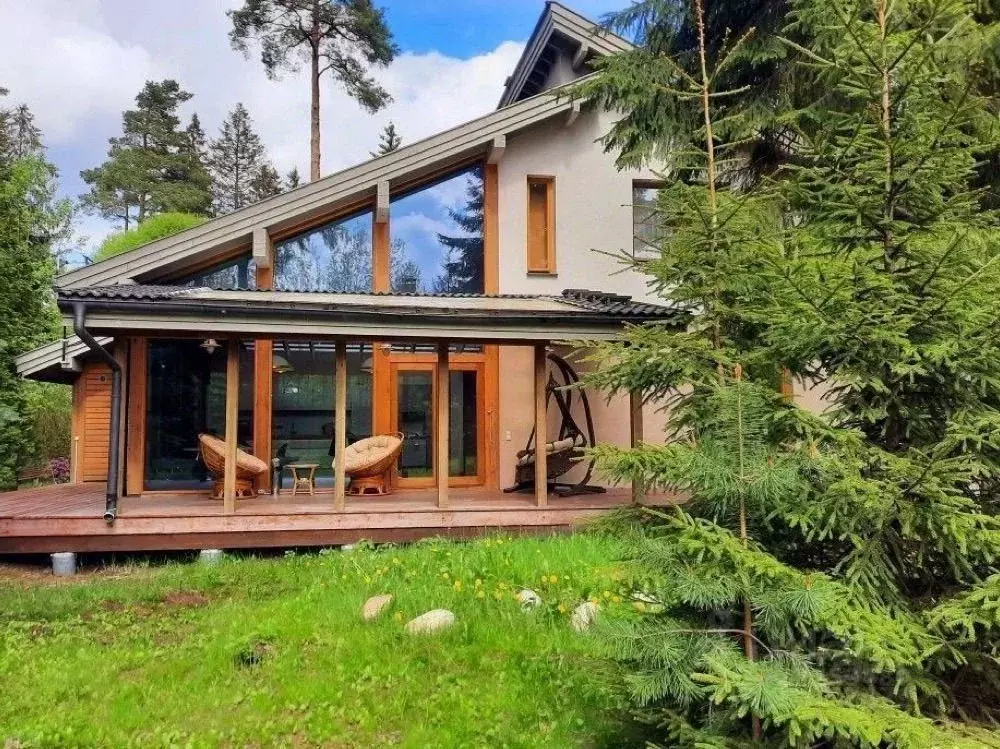 Дом в Ленинградская область, Всеволожск просп. Толстого, 247 (270 м) - Фото 1