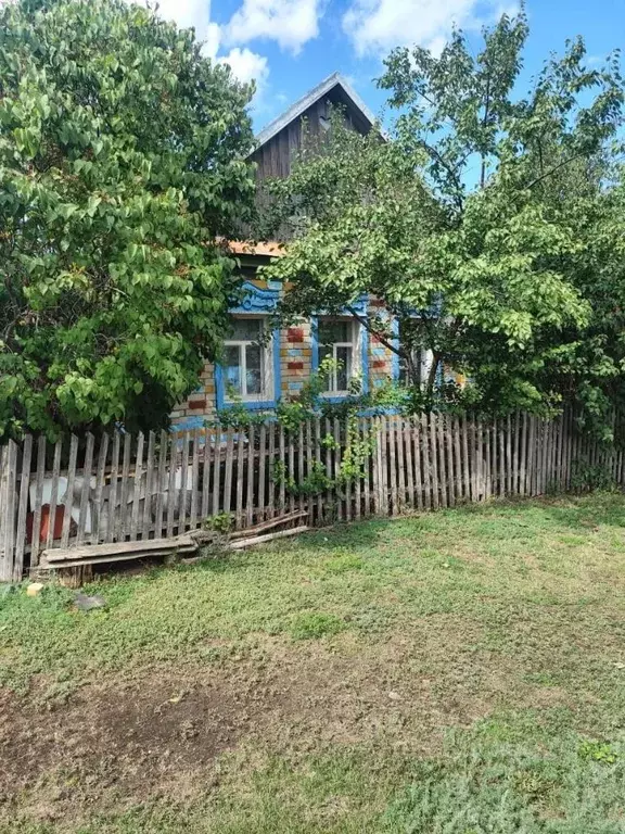 Дом в Саратовская область, Марксовский район, Подлесновское ... - Фото 1