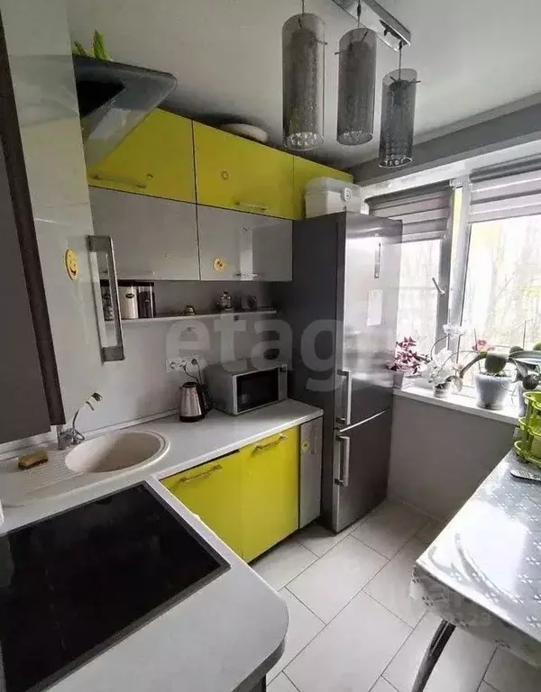 3-к кв. Белгородская область, Старый Оскол Жукова мкр, 8 (61.7 м) - Фото 1