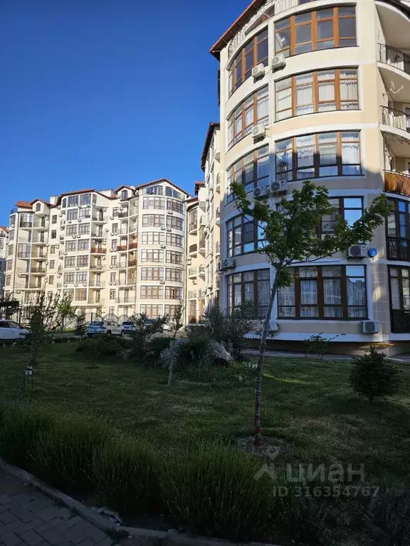 1-к кв. Краснодарский край, Геленджик Крымская ул., 22к8 (53.0 м) - Фото 0