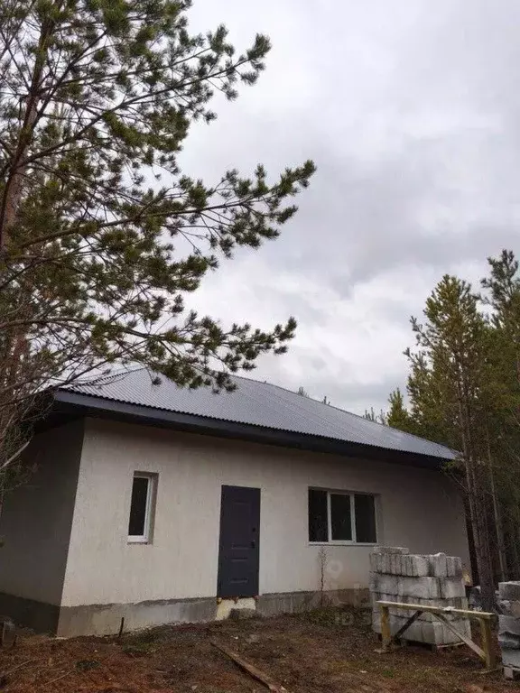 Дом в Свердловская область, Сысертский муниципальный округ, пос. ... - Фото 1