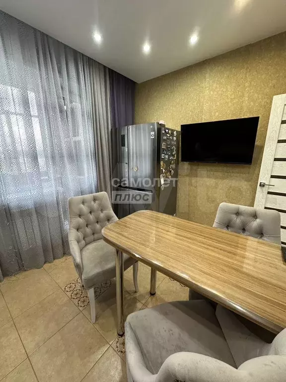 2-к. квартира, 61 м, 6/9 эт. - Фото 1
