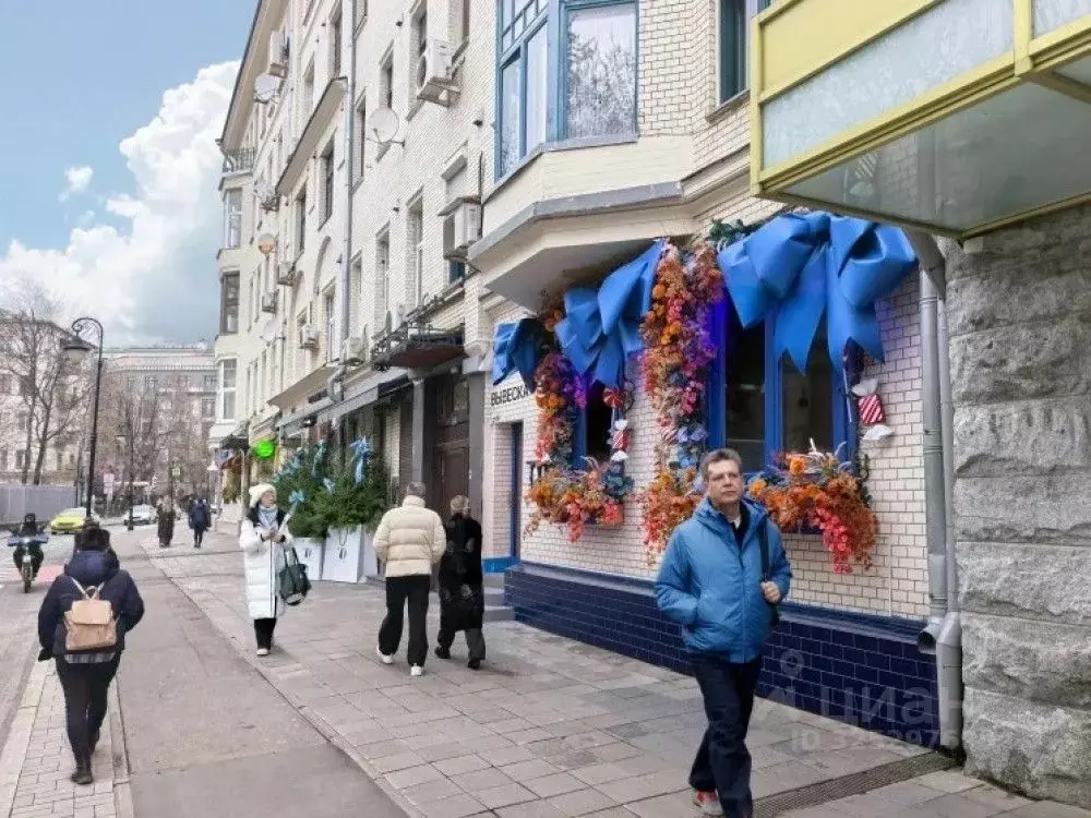 Торговая площадь в Москва Малая Бронная ул., 4 (97 м) - Фото 1