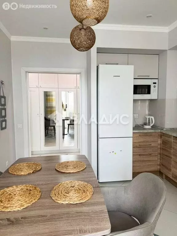 2-комнатная квартира: Калининград, Елизаветинская улица, 5 (68 м) - Фото 1