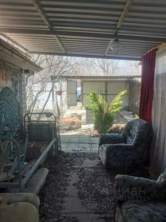 Дом в Волгоградская область, Дубовский район, Пичужинское с/пос, с. ... - Фото 1