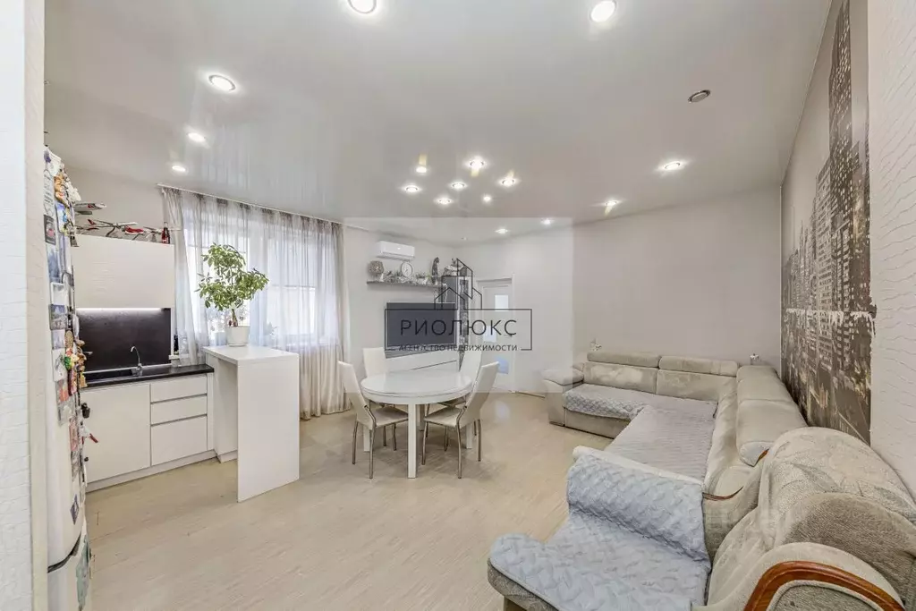 3-к кв. Челябинская область, Челябинск ул. Бейвеля, 18 (80.0 м) - Фото 1