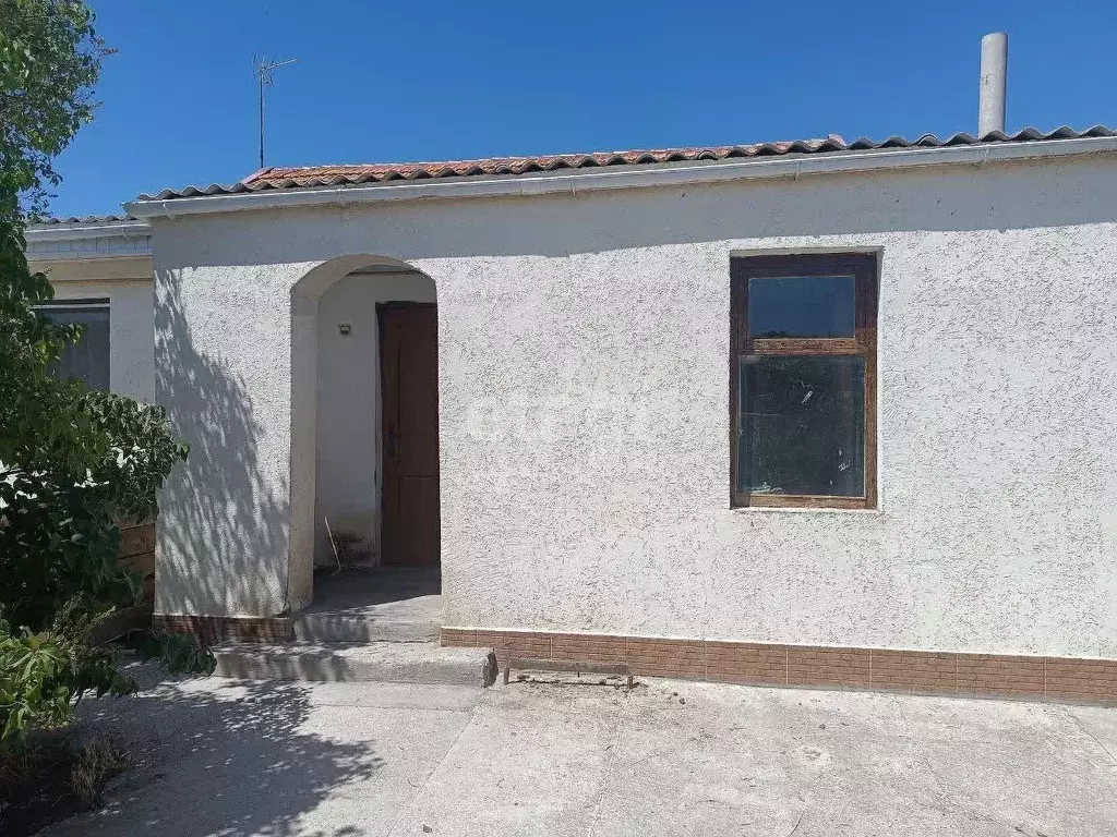 Дом в Крым, Сакский район, Суворовское с/пос, с. Великое ул. Зеленая, ... - Фото 1