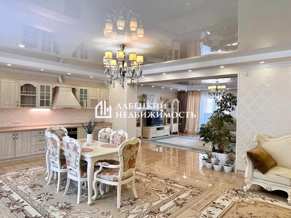 Таунхаус в Приморский край, Владивосток Главная ул., 30А (243 м) - Фото 1