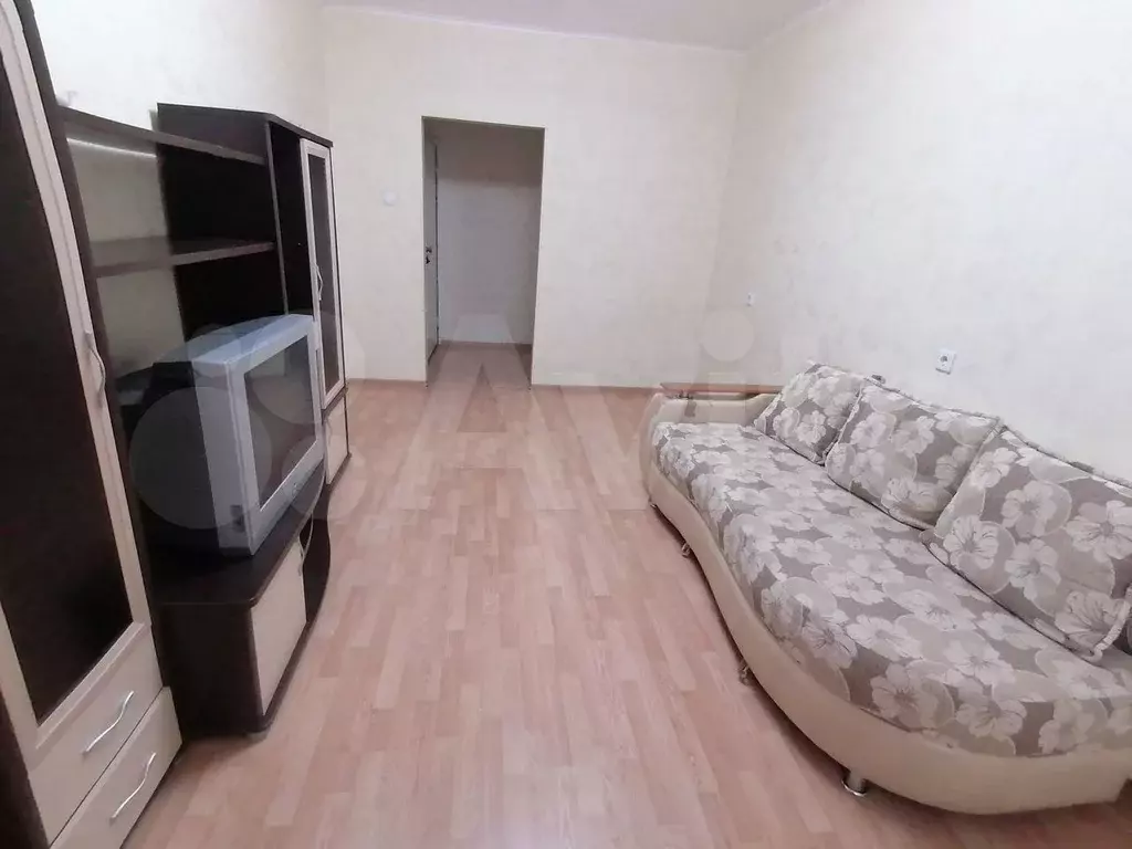 1-к. квартира, 39 м, 8/10 эт. - Фото 1
