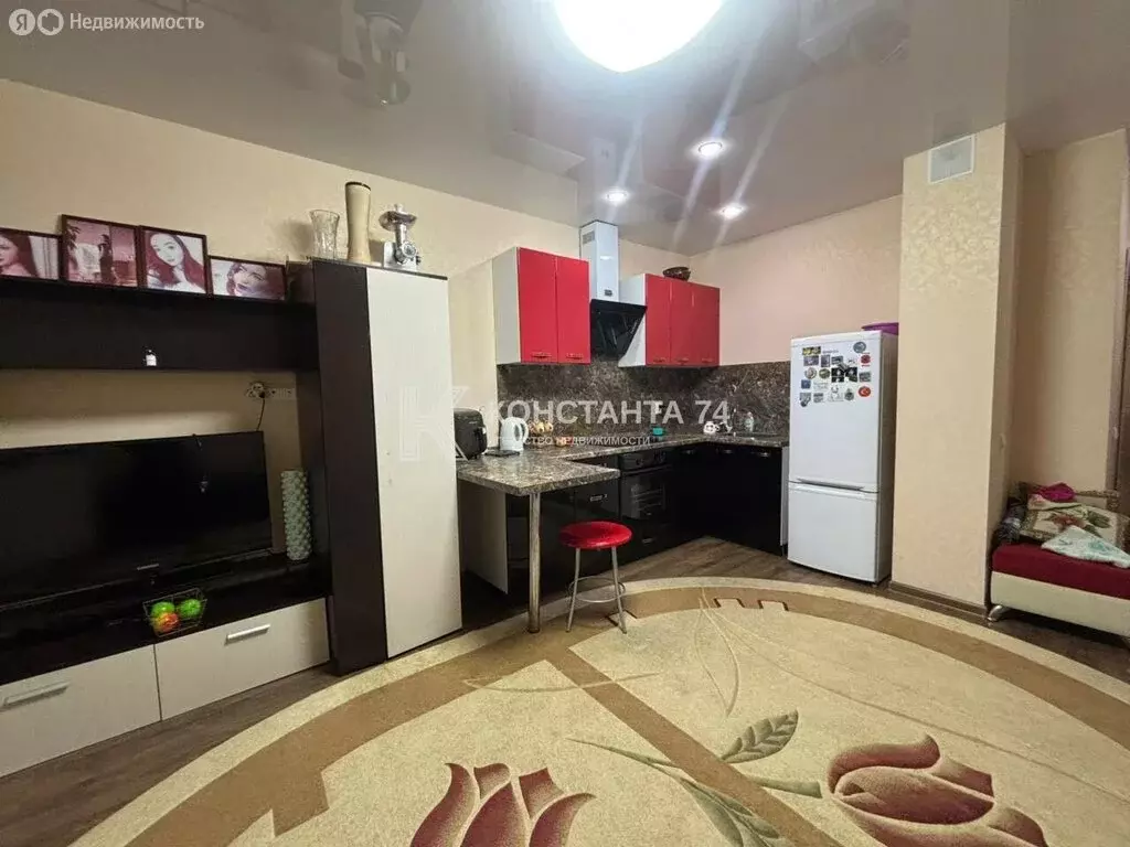 Квартира-студия: Челябинск, улица Братьев Кашириных, 100Б (33.5 м) - Фото 1