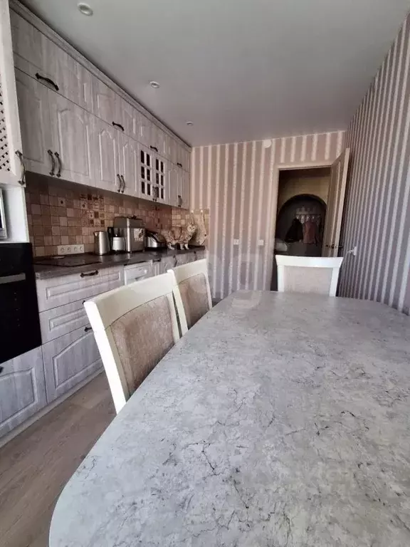 2-к кв. Кировская область, Киров ул. Сурикова, 37 (63.5 м) - Фото 1