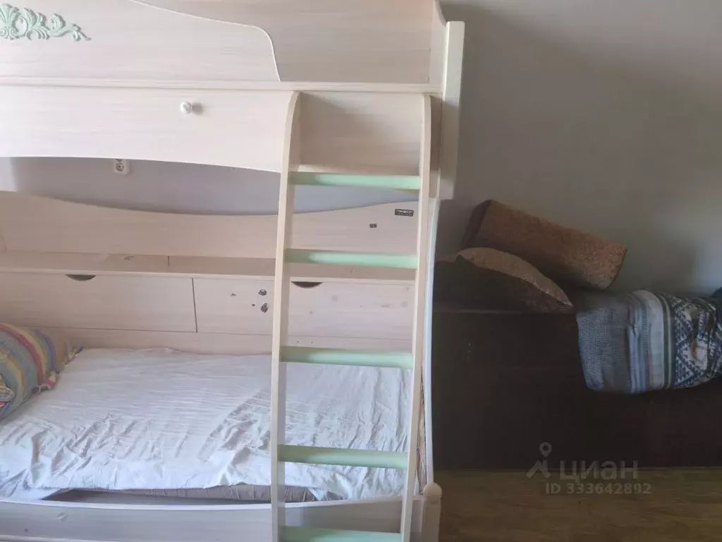 Комната Кемеровская область, Кемерово бул. Строителей, 46 (18.0 м) - Фото 1