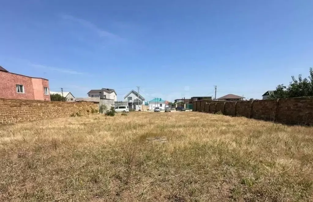 Участок в Крым, Евпатория городской округ, Заозерное пгт ул. ... - Фото 1