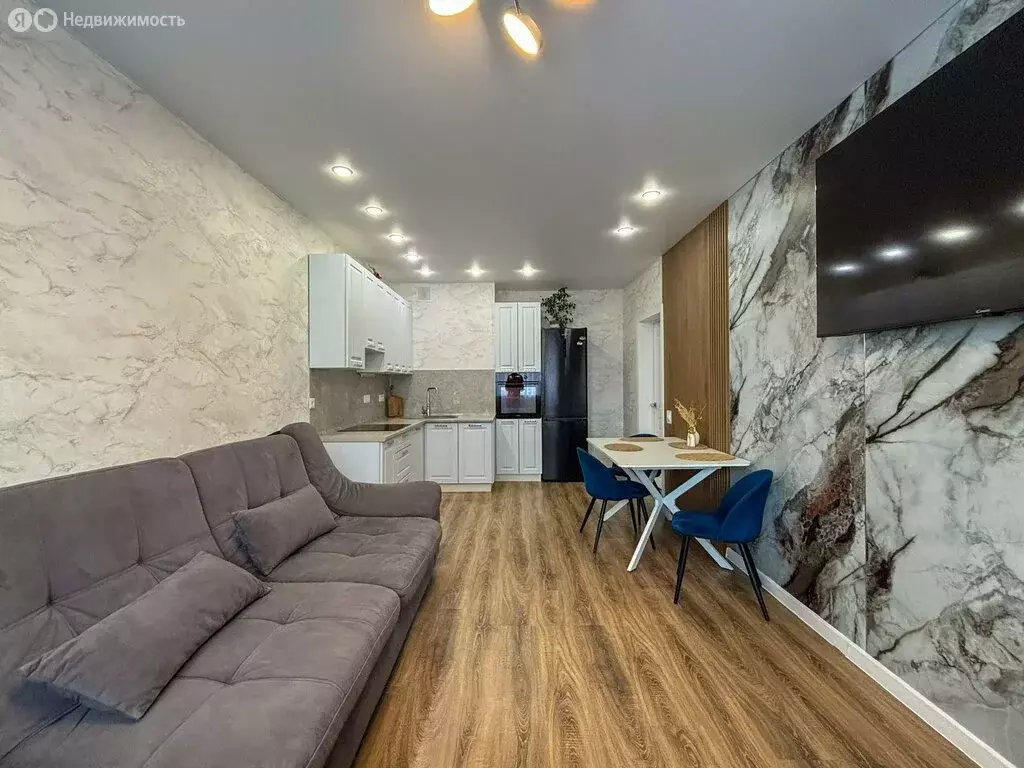 Квартира-студия: Оренбург, проспект Победы, 157/6 (64 м) - Фото 1