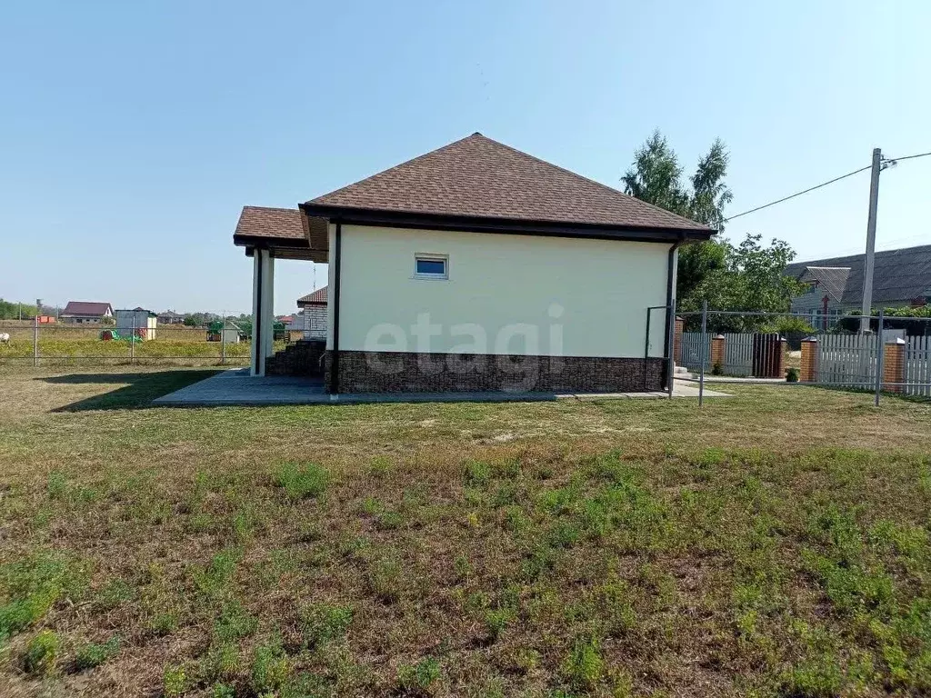 Дом в Белгородская область, Губкинский городской округ, с. Бобровы ... - Фото 1