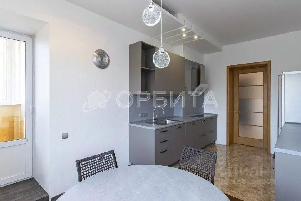 1-к кв. Тюменская область, Тюмень ул. Володарского, 26 (69.0 м) - Фото 1