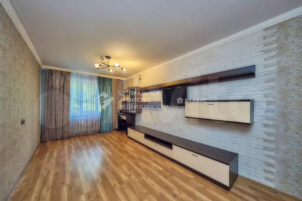 3-к. квартира, 65,5 м, 2/9 эт. - Фото 1