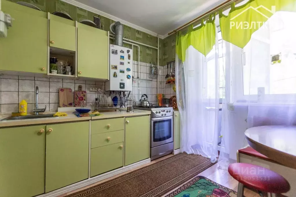 3-к кв. Крым, Симферополь ул. Автомобилистов, 1 (68.1 м) - Фото 0