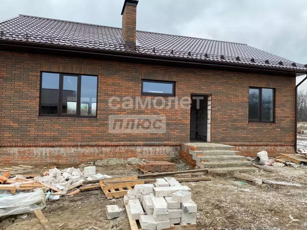 Дом в Курская область, Курский район, Клюквинский сельсовет, д. Долгое ... - Фото 1