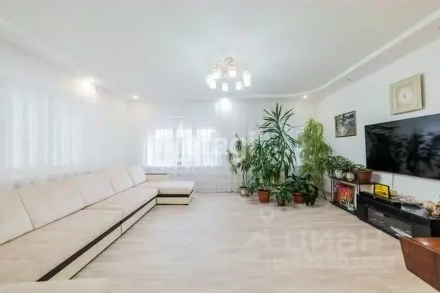 Дом в Башкортостан, Стерлитамак ул. Сергея Лазо (303 м) - Фото 1