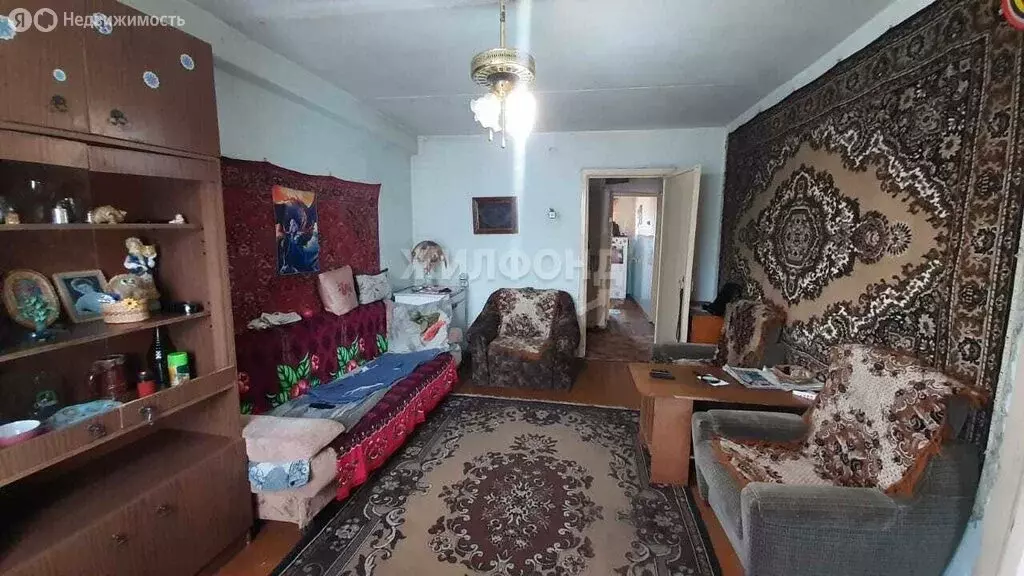 3-комнатная квартира: Абакан, Пирятинская улица, 6 (60 м) - Фото 0