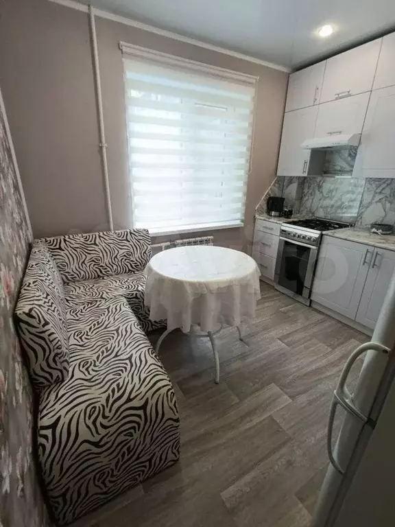 2-к. квартира, 60 м, 2/9 эт. - Фото 1