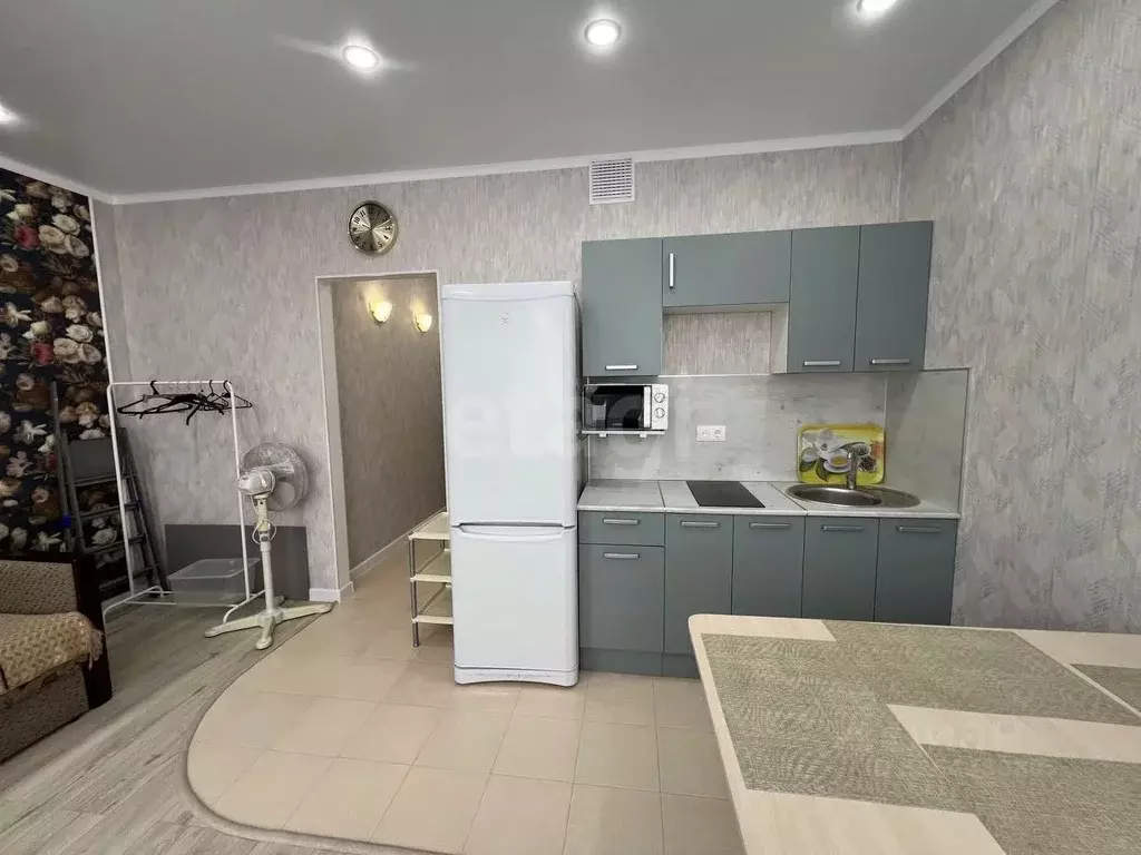 Студия Тюменская область, Тюмень ул. Фармана Салманова, 15 (25.0 м) - Фото 1