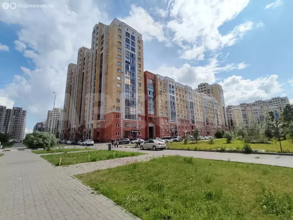 3-комнатная квартира: Омск, улица Перелёта, 32 (108.4 м) - Фото 0