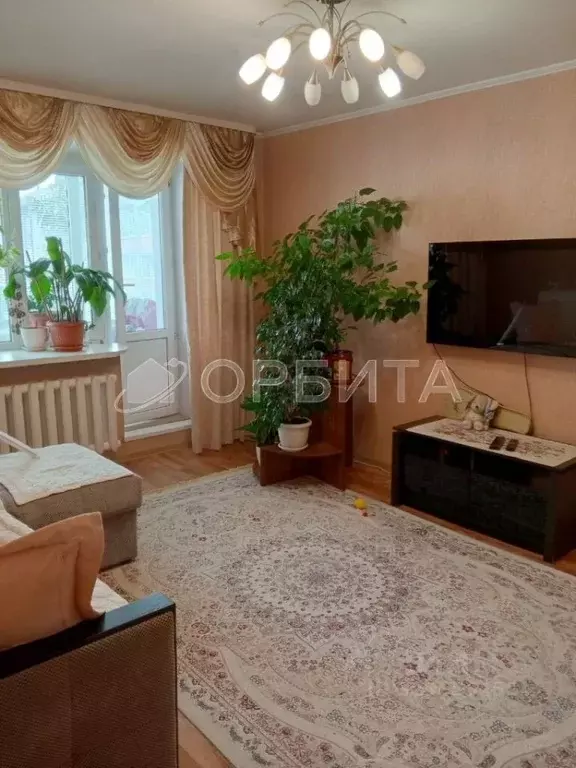 2-к кв. Тюменская область, Тюмень ул. Баумана, 111 (50.0 м) - Фото 1
