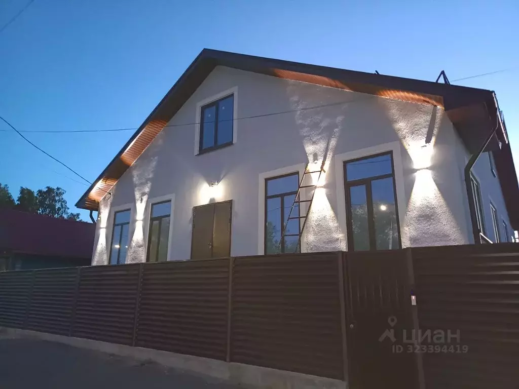 Дом в Ульяновская область, Ульяновск ул. Деева, 3 (200 м) - Фото 1